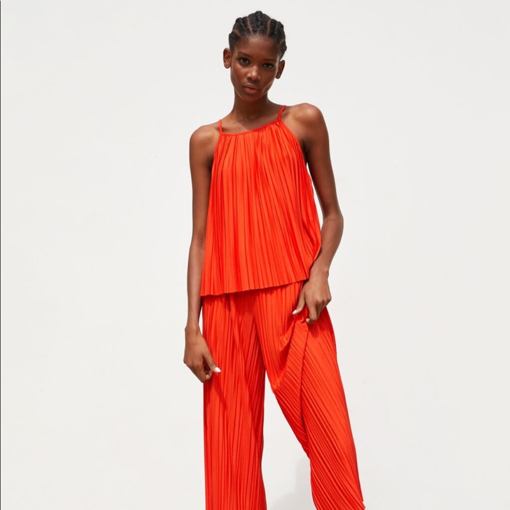 Pleated top